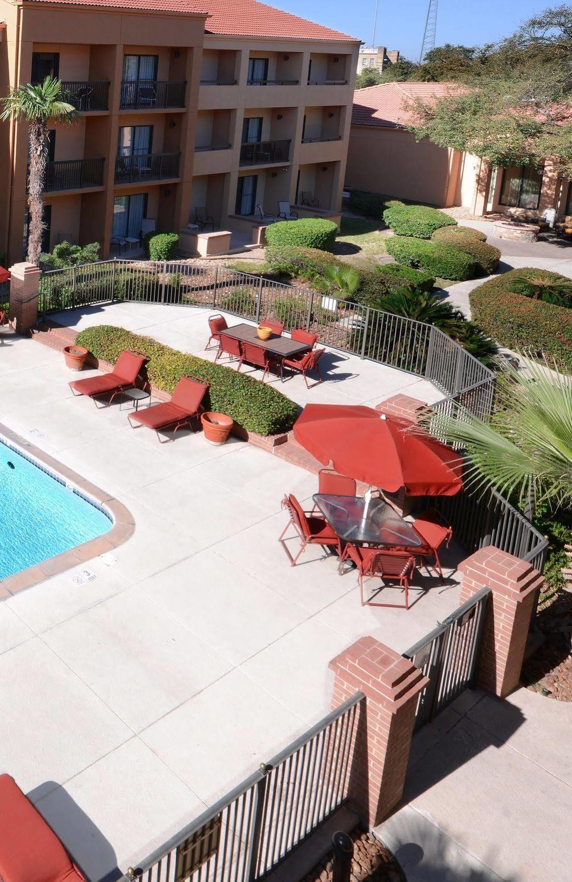 Courtyard By Marriott San Antonio Downtown Hotel Exterior photo